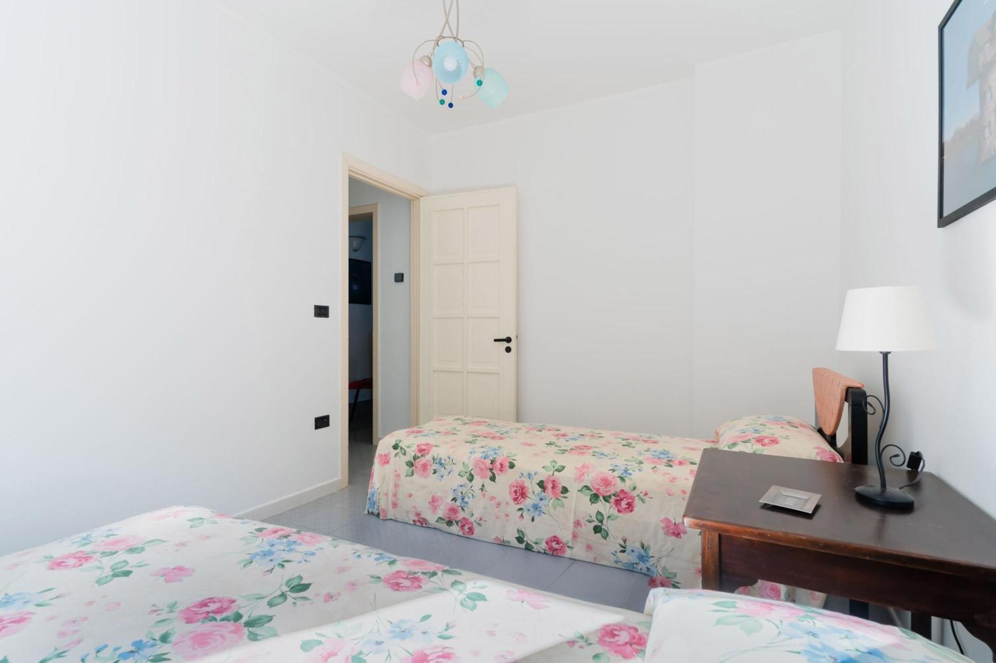 Intera Casa Ad Uso Esclusivo Con 3 Camere 2 Bagni Giardino Wifi Parcheggio Lavatrice Microonde Barbecue Macchina Caffe Tuglie Exteriér fotografie