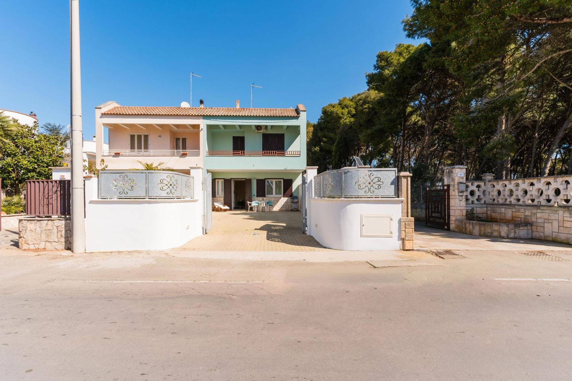 Intera Casa Ad Uso Esclusivo Con 3 Camere 2 Bagni Giardino Wifi Parcheggio Lavatrice Microonde Barbecue Macchina Caffe Tuglie Exteriér fotografie